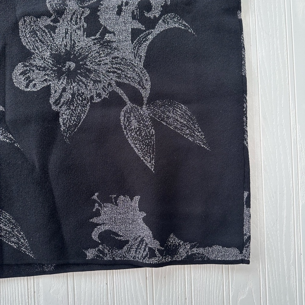yesta black floral knit sweater skirt size 14,16,18,20 - Picture 2 of 6